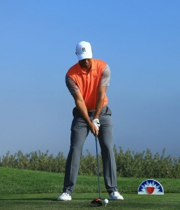 ゴルフスイングで右肘の使い方が難しい どう動いてどんな形がいいの ゴルニュー
